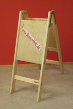 Wegweiser, Kundenstopper, Werbeaufsteller aus Holz